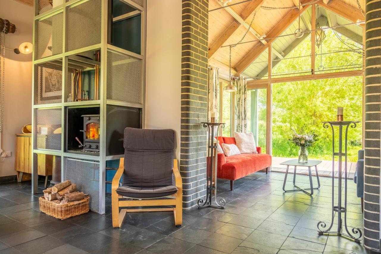 Ultimate Constable Country Rural Retreat - The Pump House Villa โคล์เชสเตอร์ ภายนอก รูปภาพ